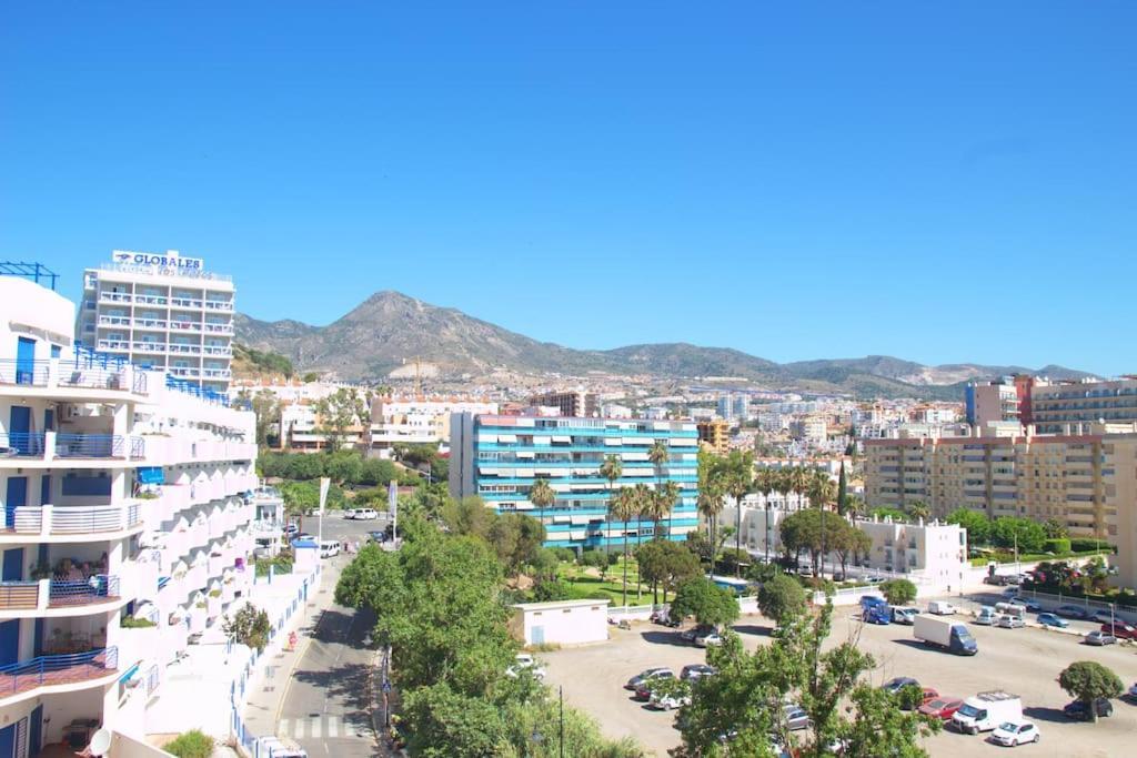Apartamento A Pie De Playa Con Terraza Y Piscinas Daire Benalmádena Dış mekan fotoğraf