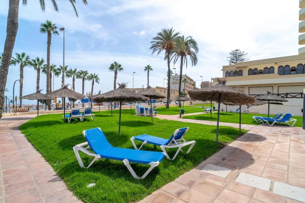 Apartamento A Pie De Playa Con Terraza Y Piscinas Daire Benalmádena Dış mekan fotoğraf
